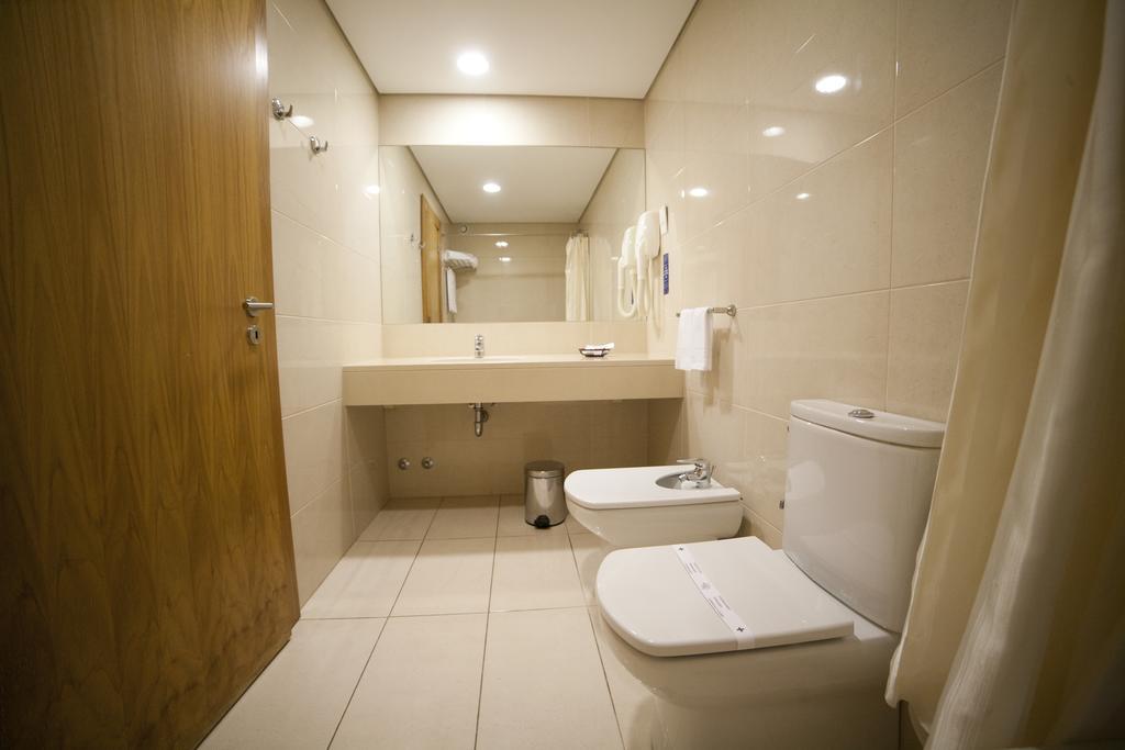Single Room,1729981712:JPEG